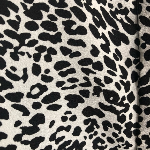 Violet & Claire | Animal print Blouse - Picture 2 of 7